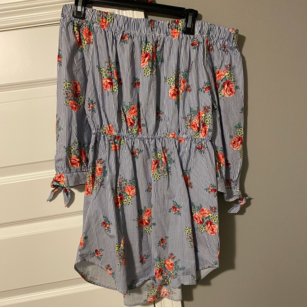 Women’s, 🌸juniors dress size medium!